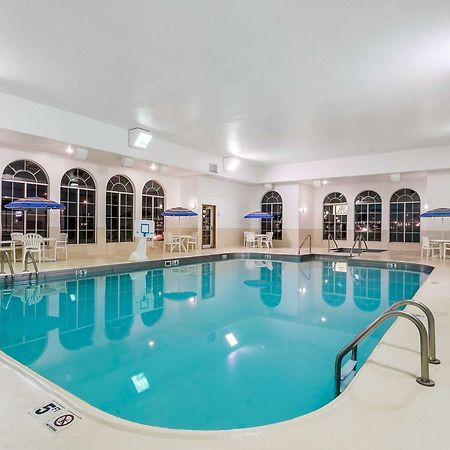 Travelodge & Suites By Wyndham Fargo/Moorhead Extérieur photo