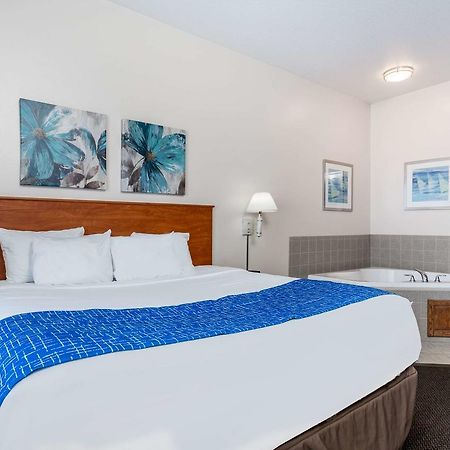Travelodge & Suites By Wyndham Fargo/Moorhead Extérieur photo