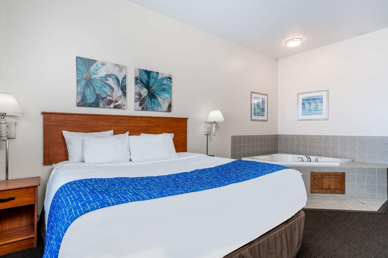 Travelodge & Suites By Wyndham Fargo/Moorhead Extérieur photo