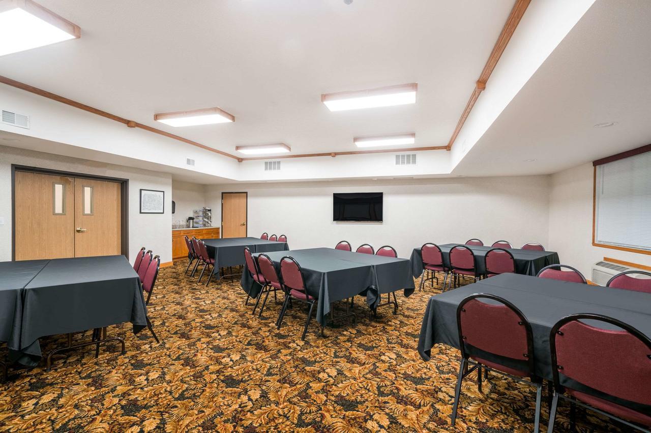 Travelodge & Suites By Wyndham Fargo/Moorhead Extérieur photo