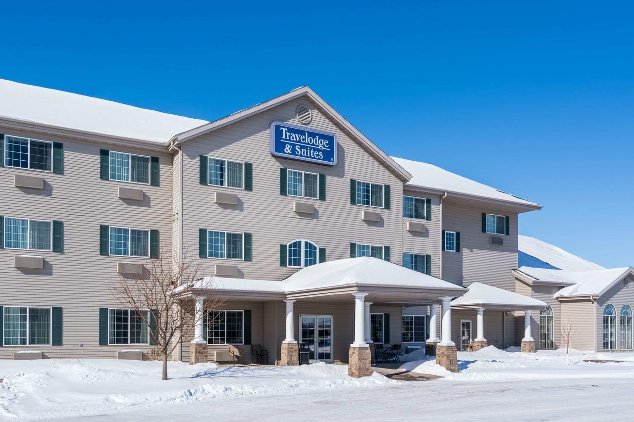 Travelodge & Suites By Wyndham Fargo/Moorhead Extérieur photo