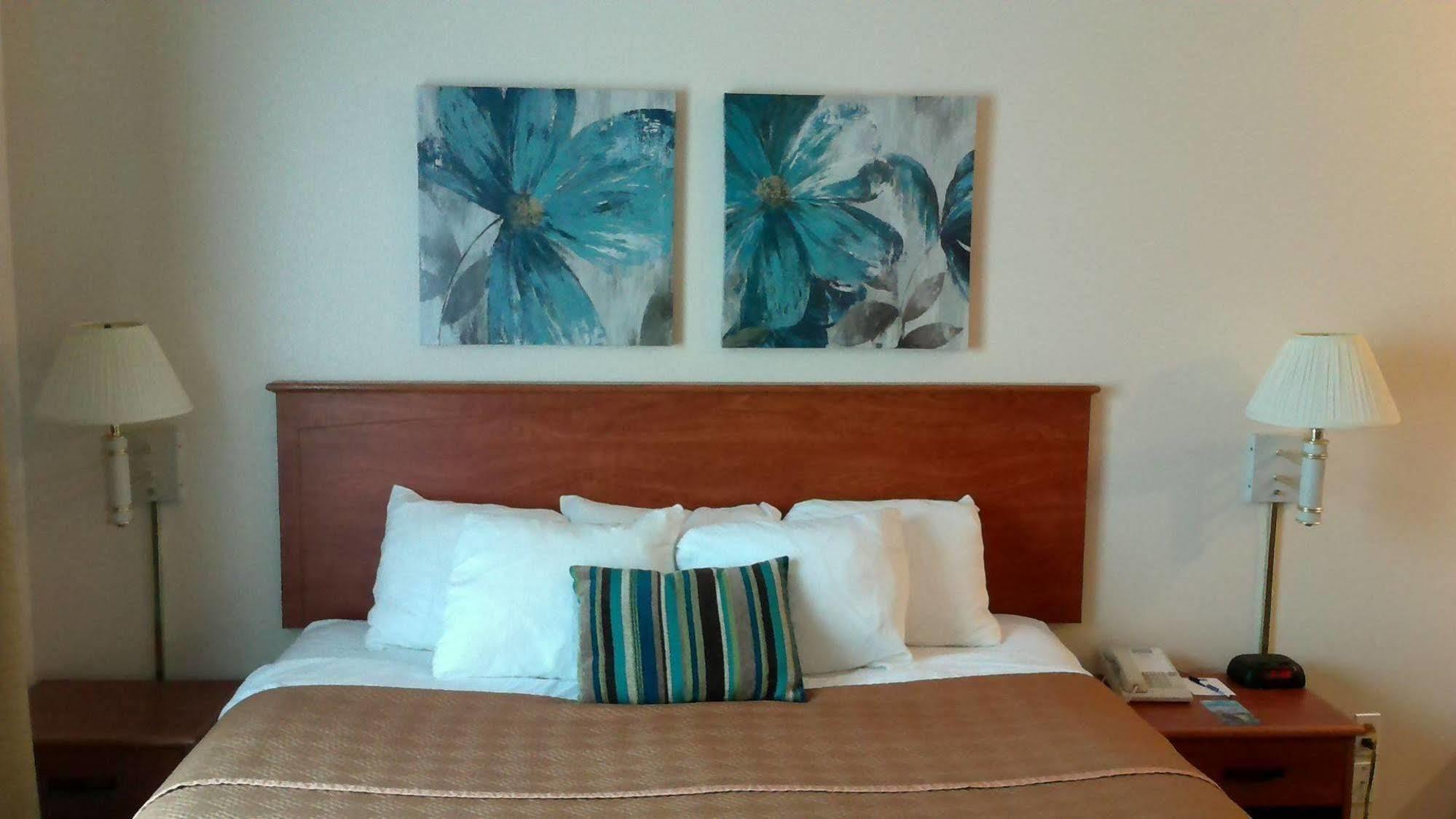 Travelodge & Suites By Wyndham Fargo/Moorhead Extérieur photo